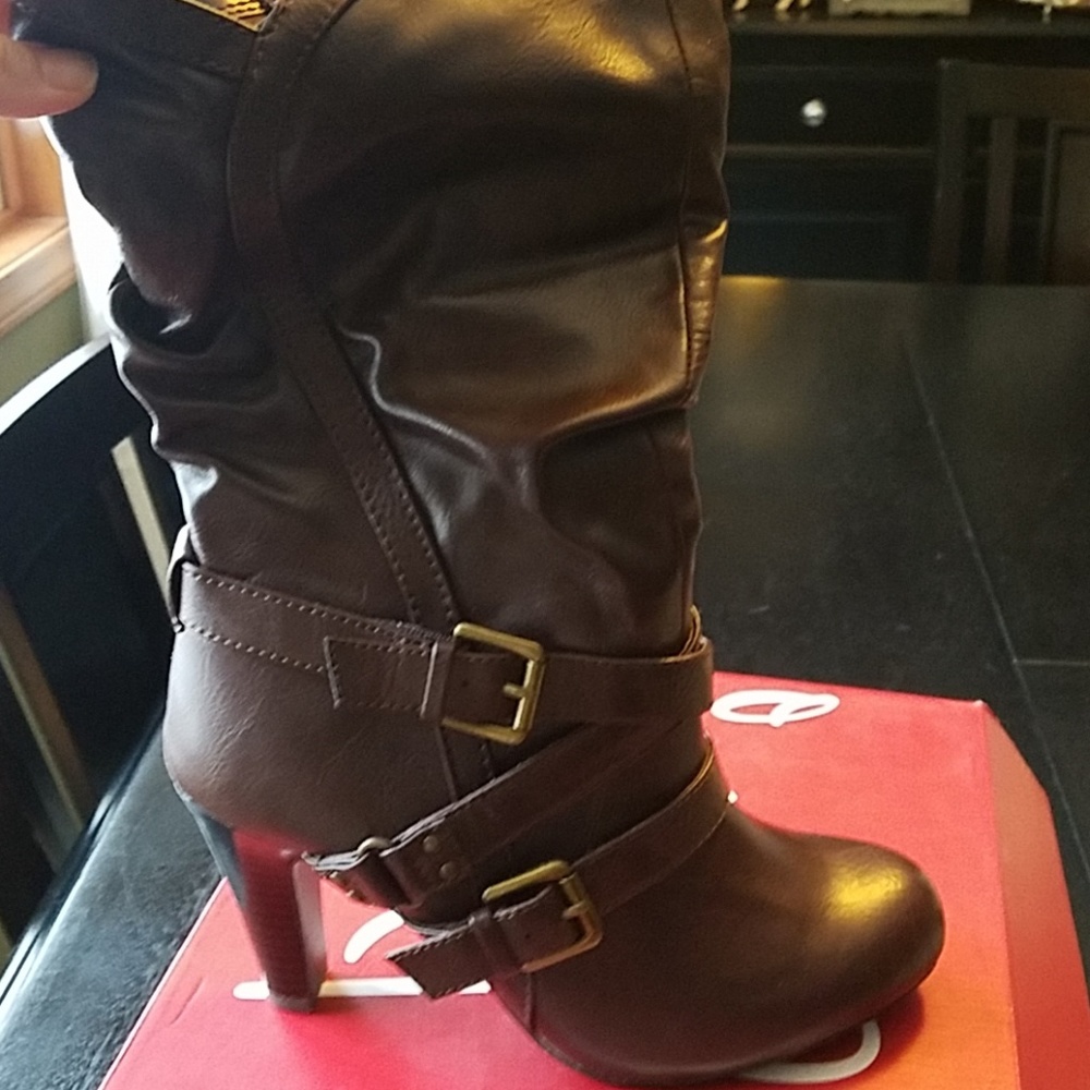 Midori Dark Brown Boots with Buckles - New